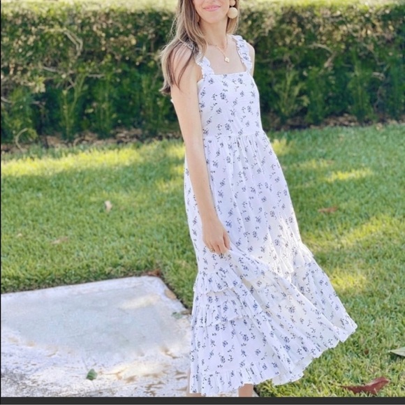 Universal Thread Maxi Dress Size 1X  White Blue Floral Tiered Sleeveless Flowy - Picture 1 of 13